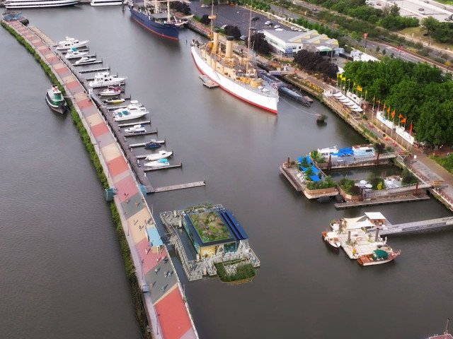Floating Water Workshop