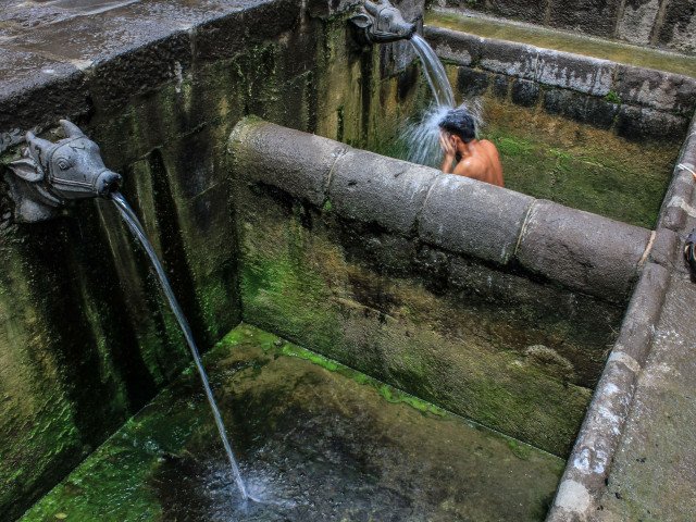 Transformation of ghats on Mutha river and elements of water / land use around it - 2017