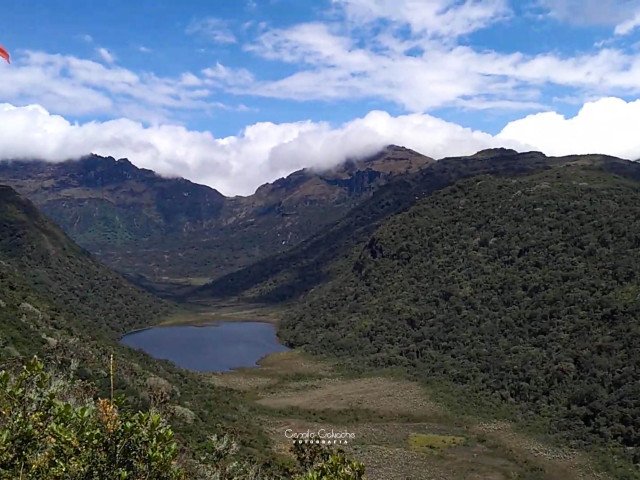 Panoramic view of Cusiyaco Lagoon in the Colombian Massif, Camilo Calvache, 2024