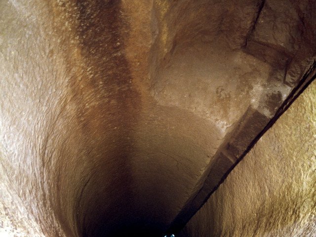 The well (Pozzo della Cava), cave "C", © Marco Sanpietro / Pozzo della Cava, 1996