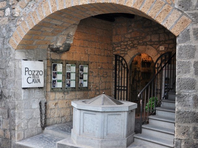 The entrance to the archaeological complex, via della Cava 28, © Marco Sciarra / Pozzo della Cava, 2018