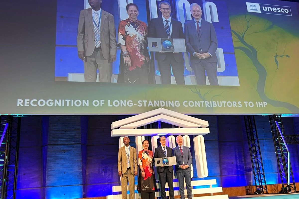 Award given to WAMU-NET by UNESCO on the occasion of the 50th Anniversary of the IHP