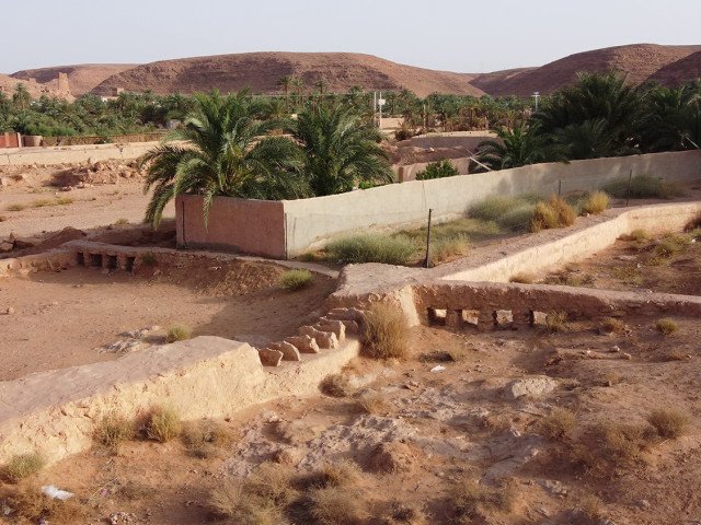 The two main channels (seguia; pl. seguiat)- 'Tagherbit' and 'Agoulane or Rai' originate here. (authors: M. Khouadja, M. A. Saidani and M. Farah Hamamouche)