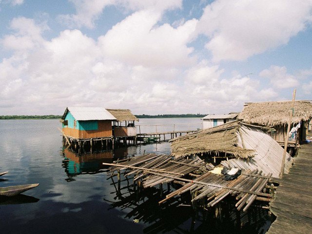 Nzulezo stilt village GHAN Web
