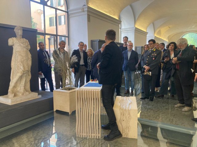 Guided Tour by Stefano Cagol. Credits: Irene Leonardelli